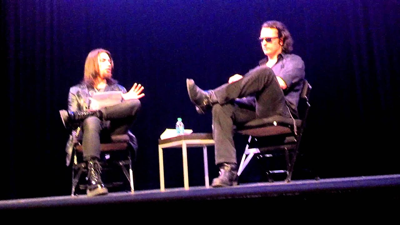 Dave Navarro interviewing Damien Echols - part 1