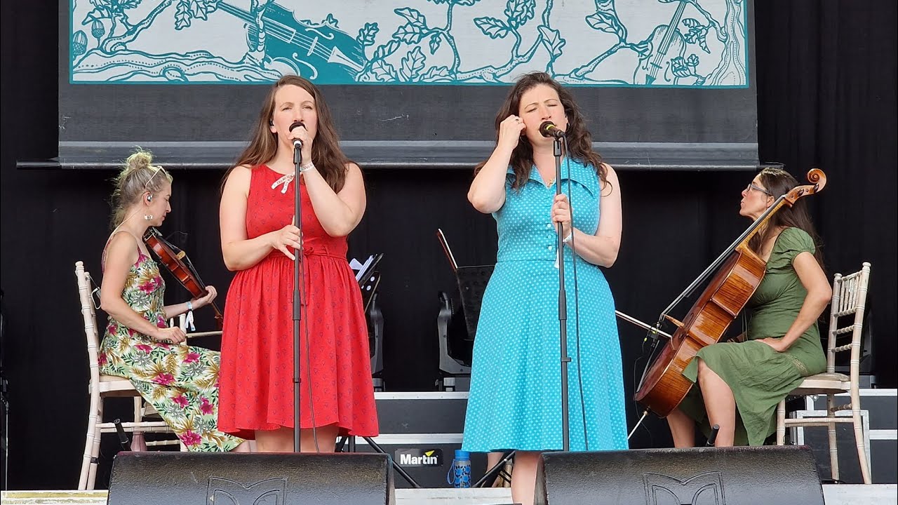 The Unthanks - Sorrows Away (Love is Kind) - 2022-07-17 Folk by the Oak Festival