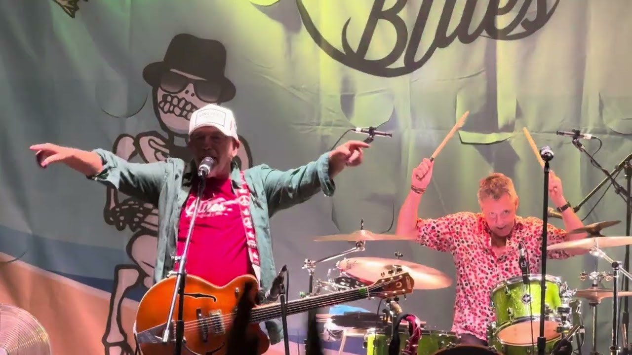THE BLACK SORROWS...