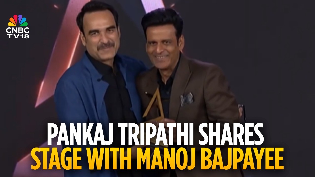 Manoj Bajpayee Gets Best Actor (Male) - Jury For Family Man 3 At Showsha Reels | Pankaj Tripathi