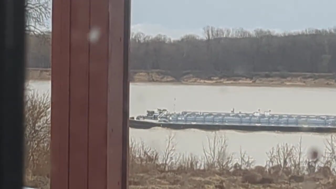 Gas/diesel Barge at Hamletsburg, IL Pt. 174