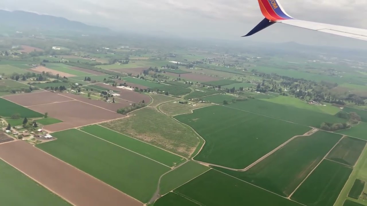 737-800 Landing at Eugene Airport
