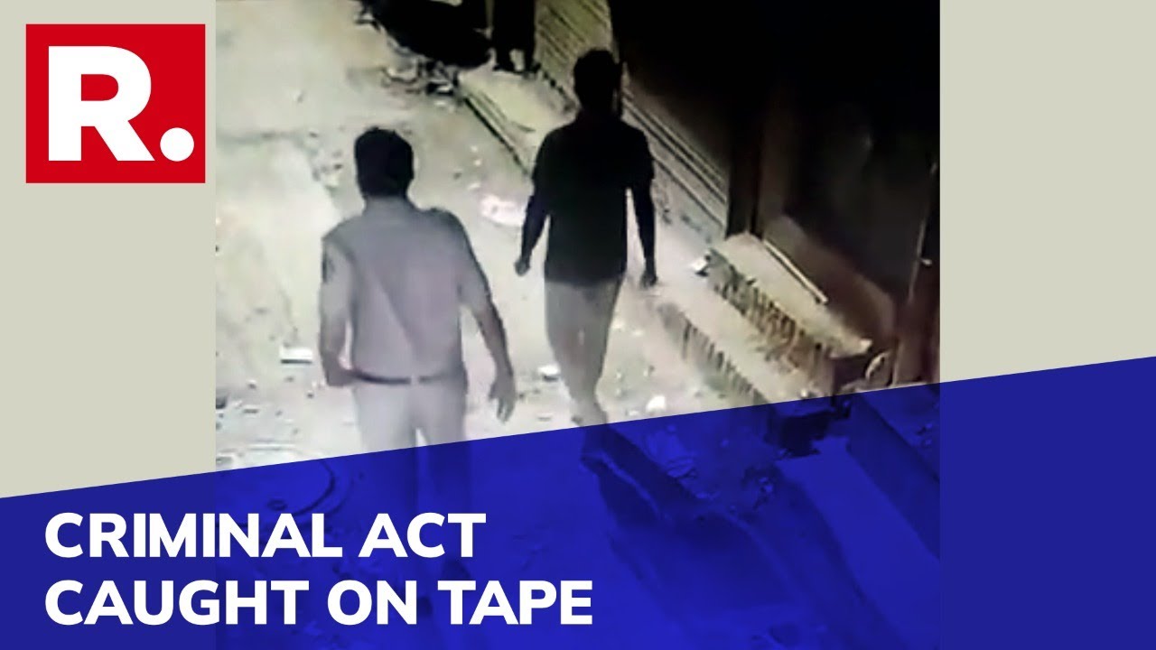 Caught On Cam: Thieves Dressed As Police Officers Rob Gold Worth ₹2 Crore In Delhi's Paharganj Area