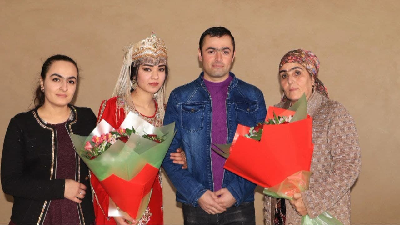 Зодрӯзи Обидҷон & Парвина ва фариштаи хонадон Дилафруз хола. Табрик аз номи Аюб ака ва Умеда ойти