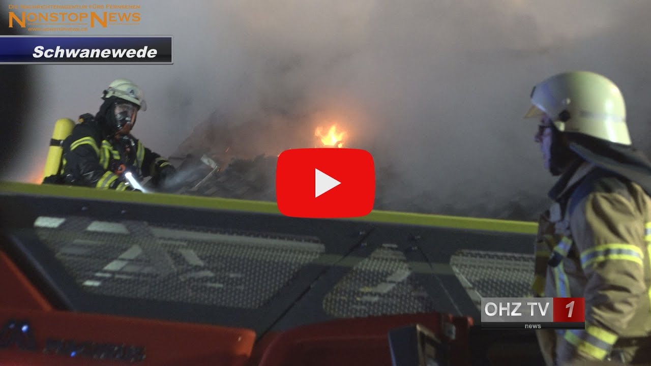 2021 11 28 Ausgedehnter Dachstuhlbrand Schwanewede