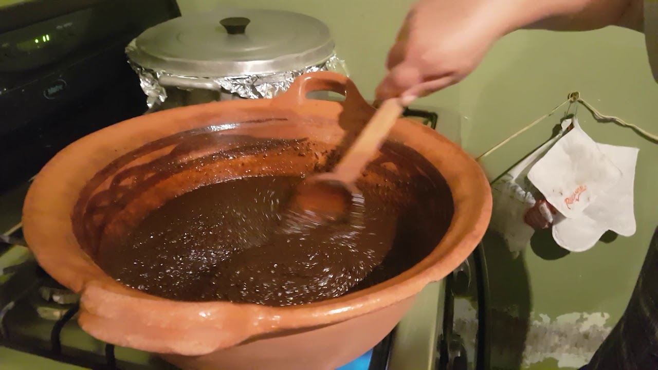 Acompáñenme a preparar un rico mole almendrado con pollo