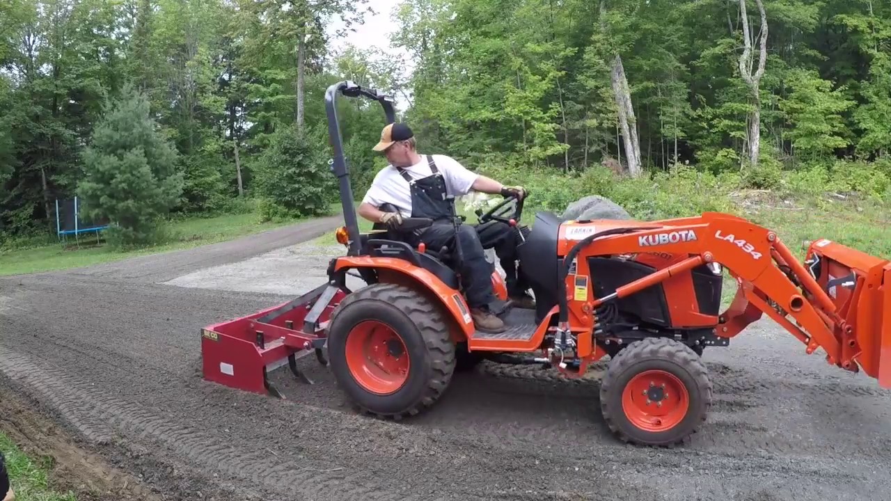 #76 Kubota B2601 Compact Tractor BECO Box Blade : Final Grade