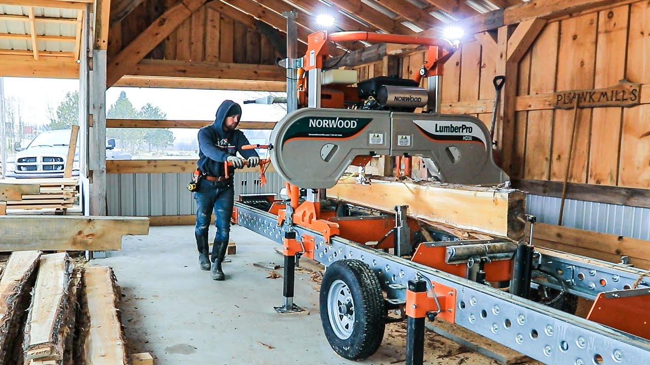 Sawing 2 Cedar logs. Full speed. Sawmill sound. (Norwood HD36 sawmill)