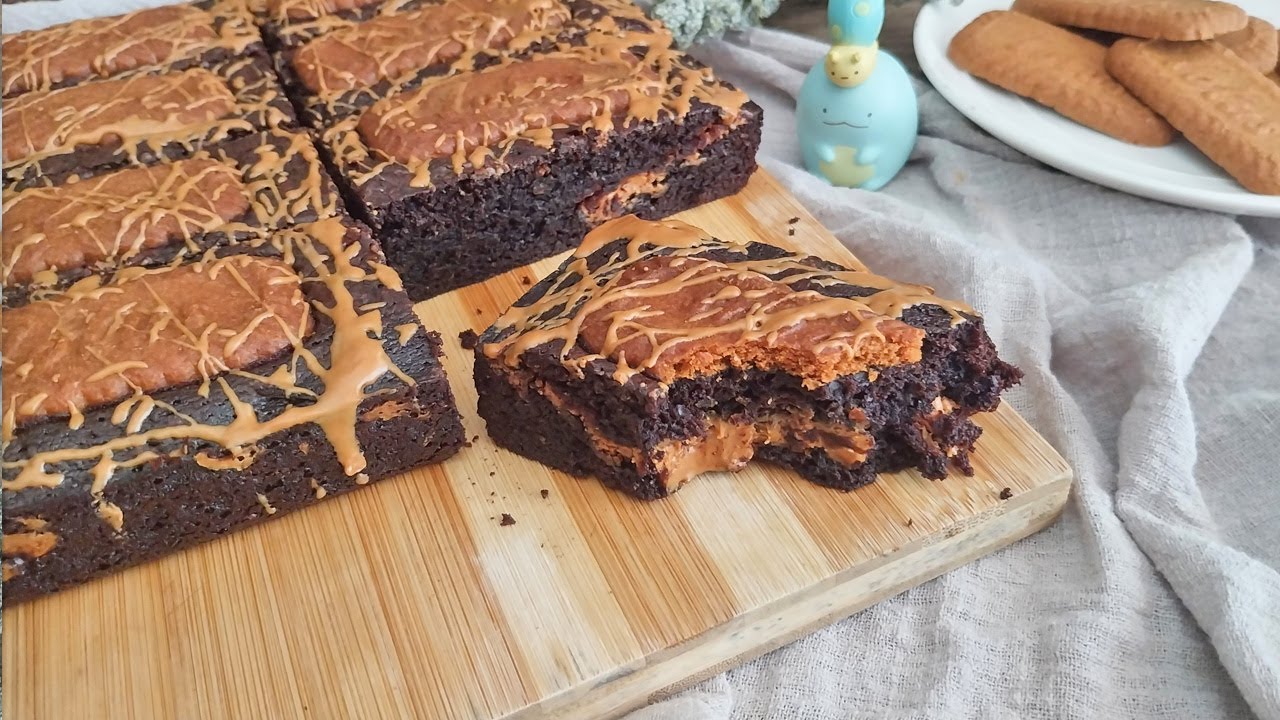 LOTUS BISCOFF BROWNIES! Easy Fudgy Chocolate Brownies Recipe