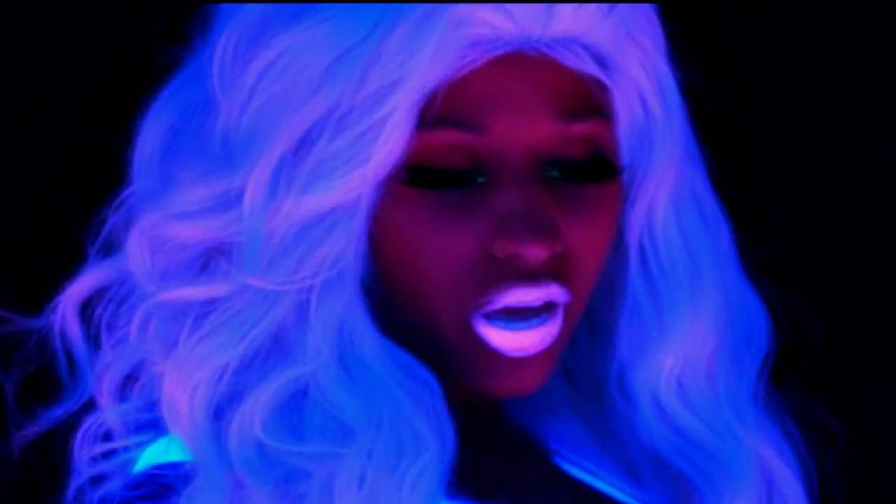 Nicki Minaj Feat Katy Perry - Super Bass (Remix)