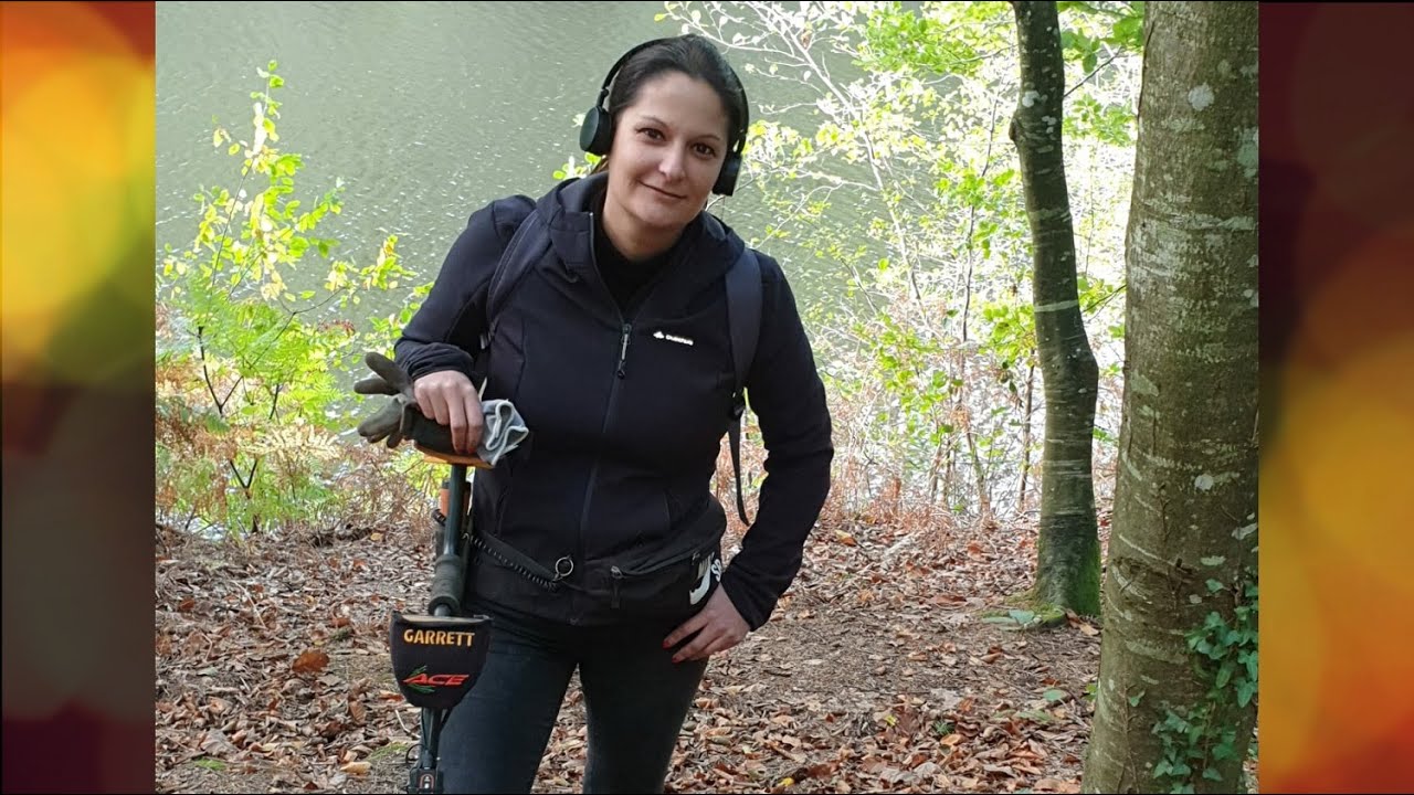 LA DETECTION AU FEMININ         (Recherche la bague perdue!)