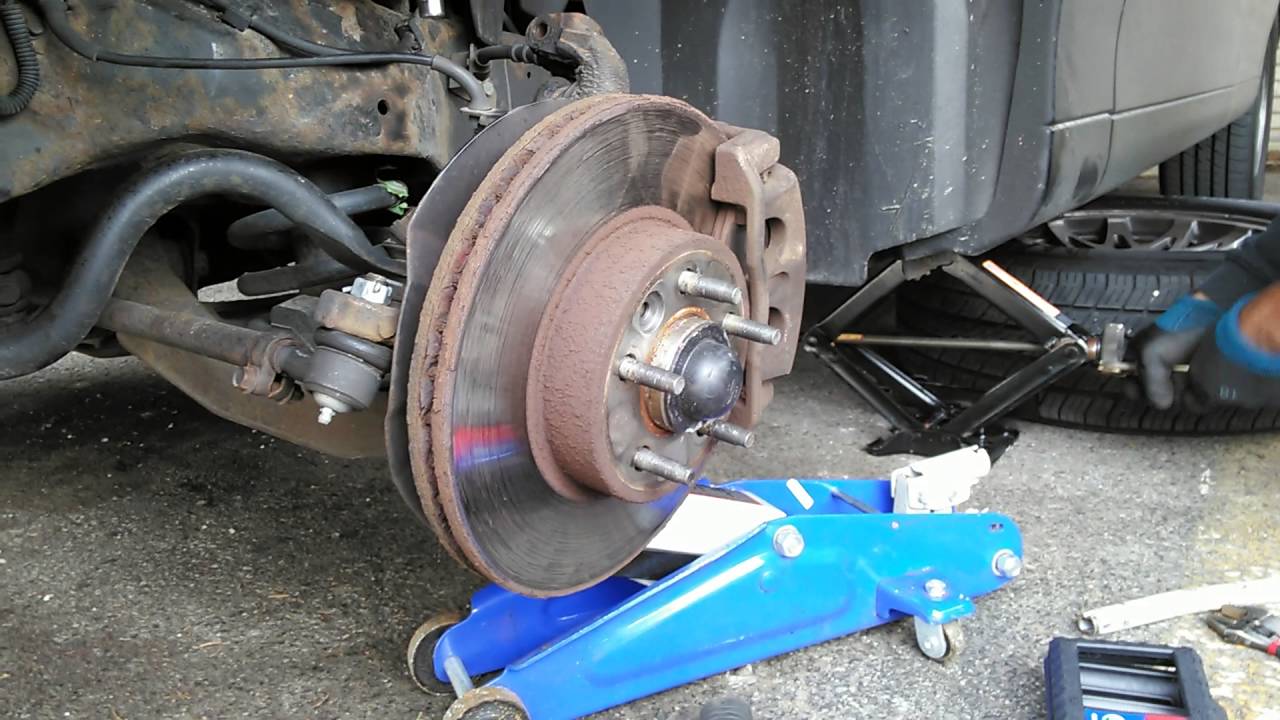 Upper ball joint 1998-2002 Lincoln town car