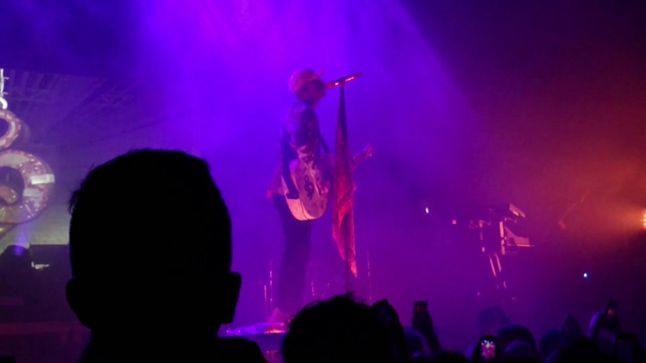 blackbear - 90210 (live in Amsterdam)