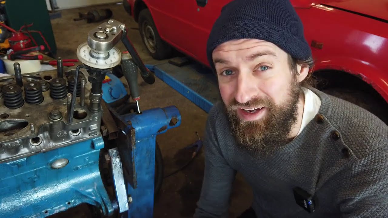 Fitting the ABARTH cylinder head. Went wrong multiple times!