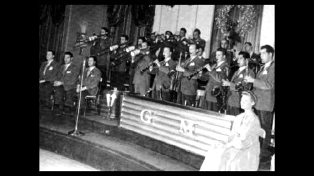 Christmas at the Cafe Rouge 1940 Glenn Miller