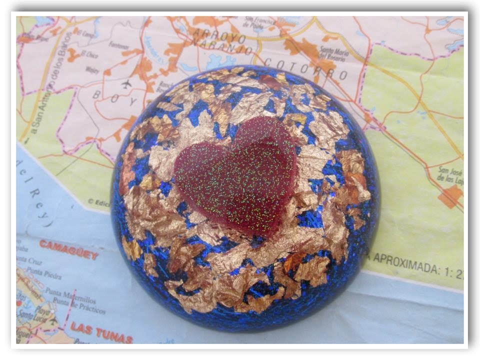 Glitter Heart and Gold Leaf Paperweight DIY