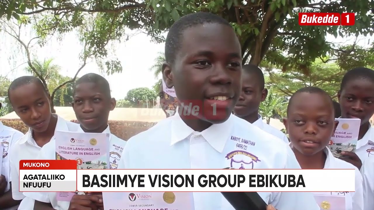 Agataliikonfuufu: Ensomesa empya, Aba Bishop SS baguze obutabo basiimye Vision Group ebikuba.