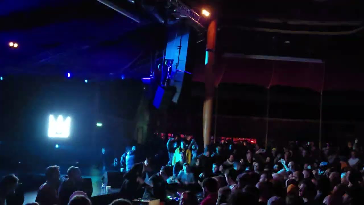 L'Entourloop - My Face Remix/People Is Massive (3/6) Live Cabaret Sauvage Paris 20241117 031732 HD