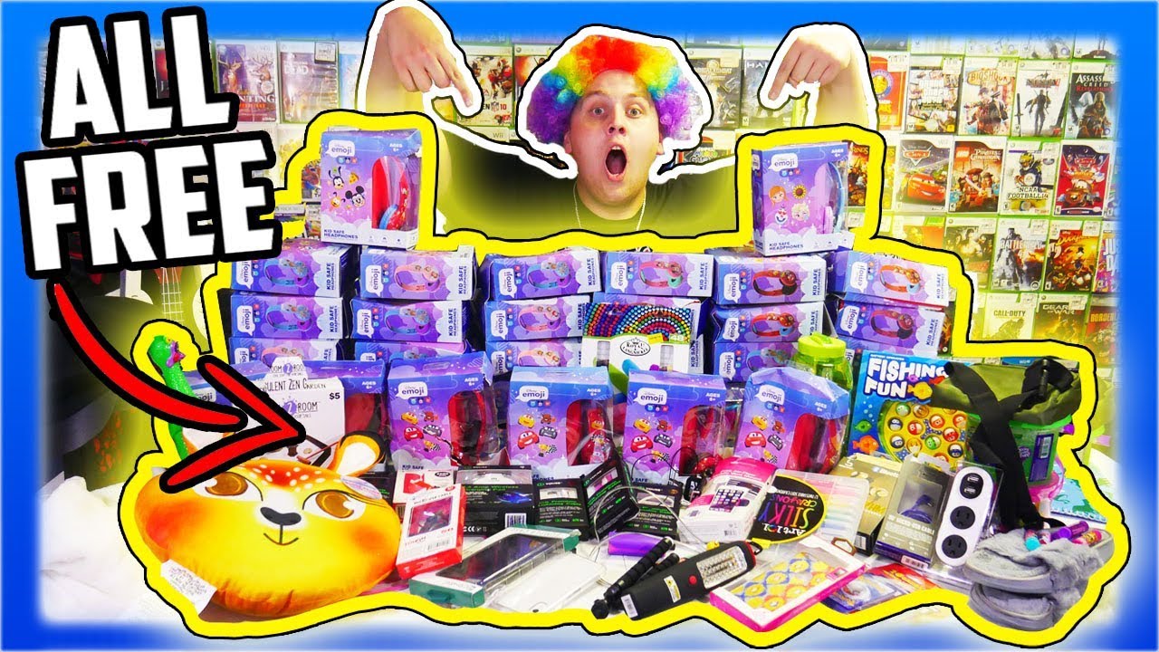 MOST INSANE Dumpster Diving Haul! HUNDREDS Of Dollars Worth Of New Electronics!