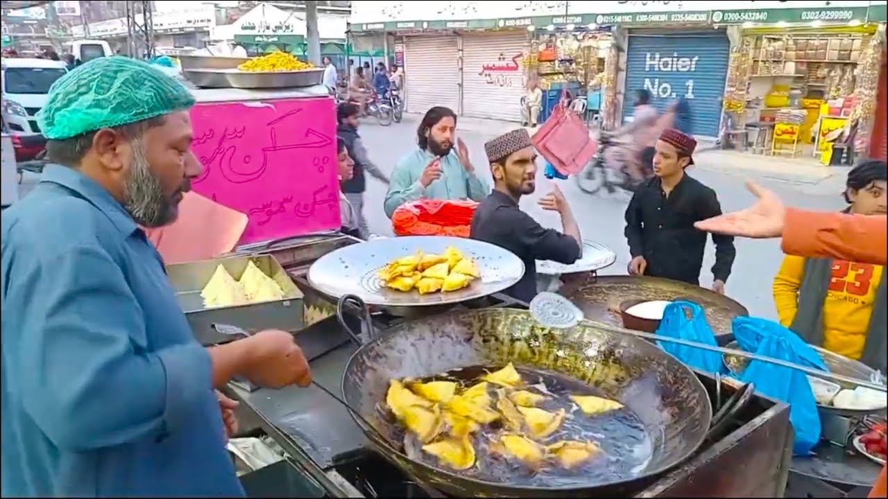 Iftar In Jhelum Pakistan, Civil Lines Road || The Markets Of Jhelum In Ramadan