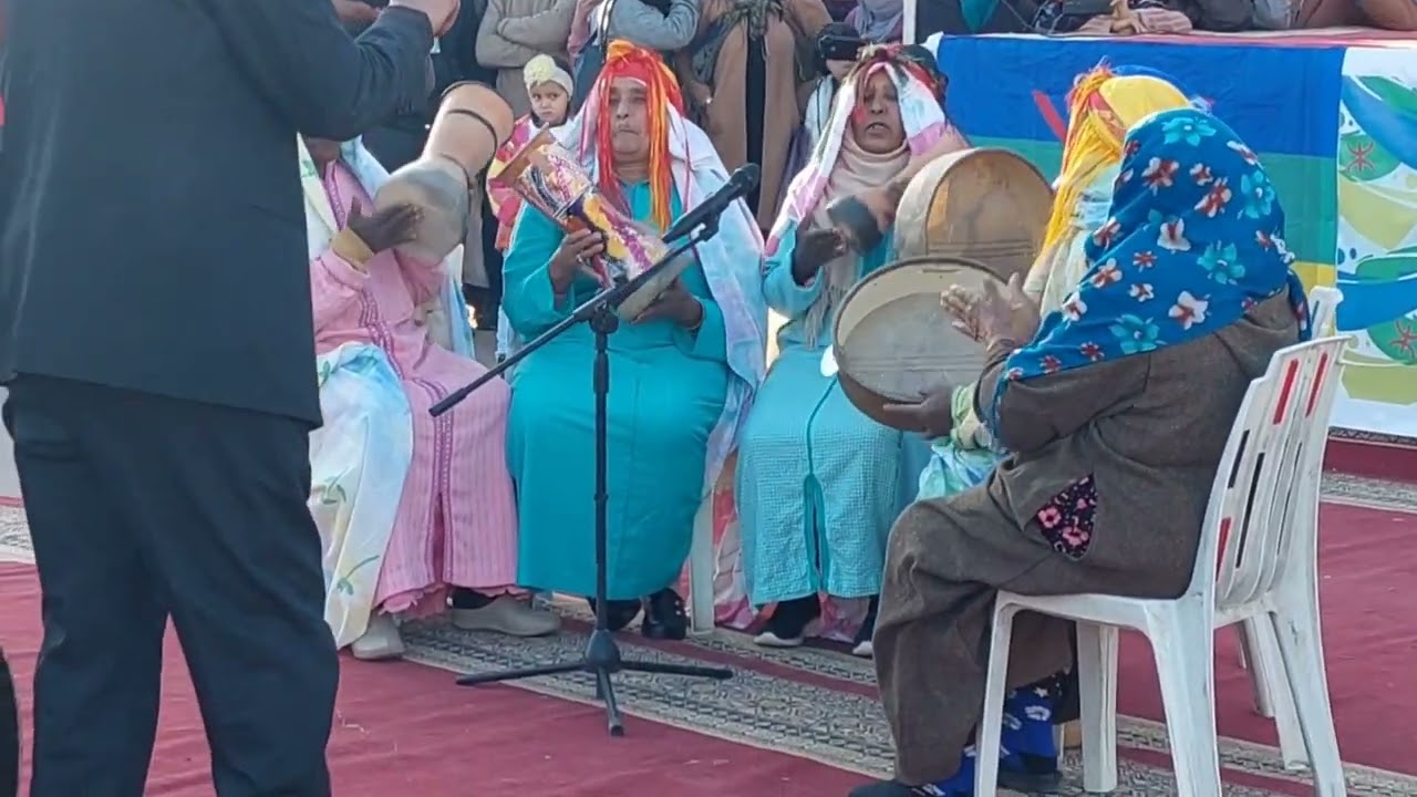 اللاعابات الدمناتيات في حفل بمناسبة السنة الامازيغية