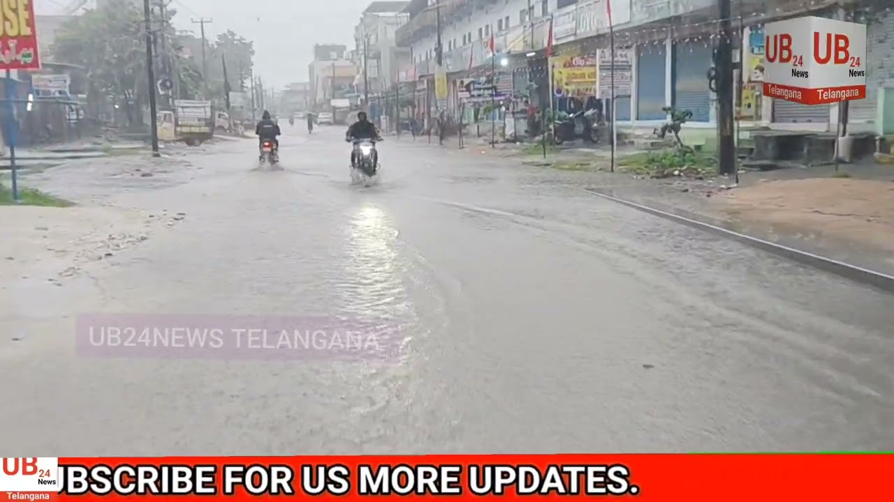 Bodhan mein lagatar barish, sadkon par paani jama