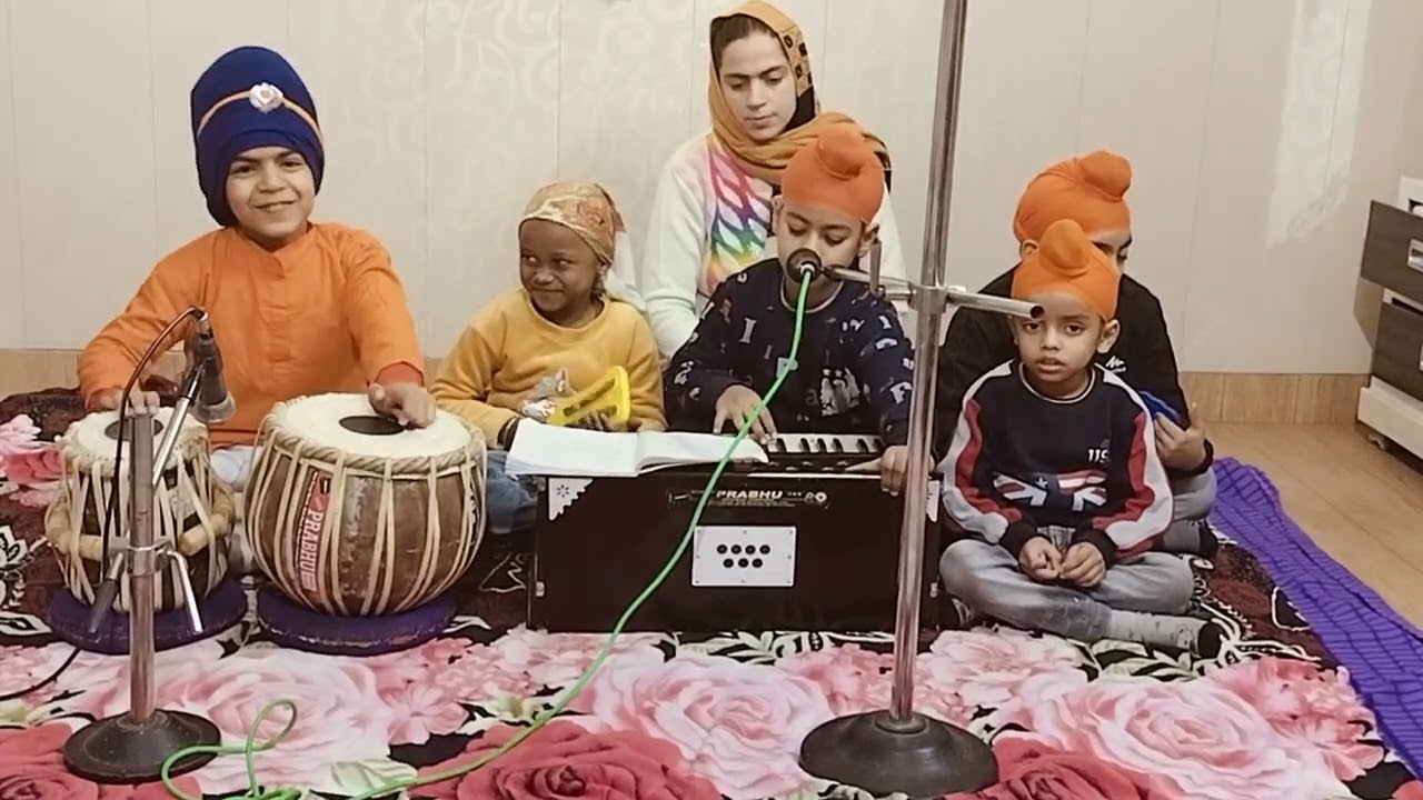 🙏ਗੁਨੀਤ ਸਿੰਘ (ਕਲਗੀਧਰ ਪੰਥ ਪਿਆਰੇ ਦਾ ਇੱਕ ਹੁਕਮ ਵਜਾ ਕੇ ਧੁਰ ਚੱਲਿਆ ਕਵਿਤਾ ਗਾਇਨ)🙏