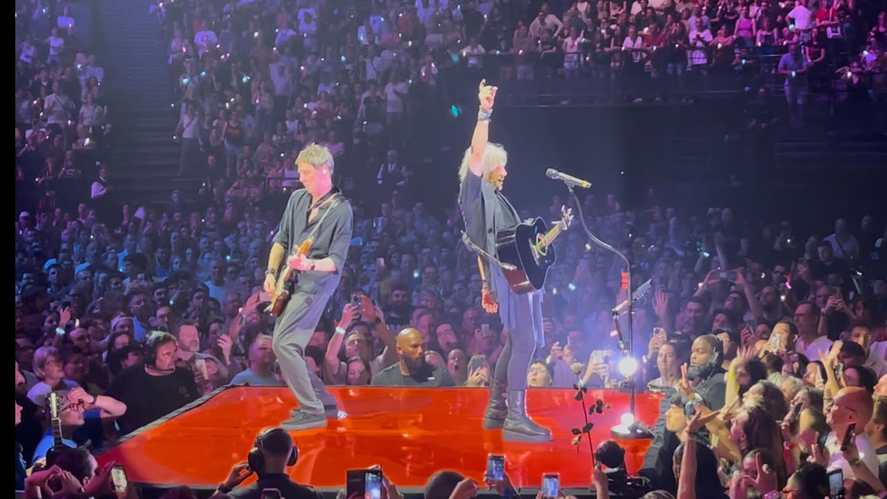 Indochine - Kao Bang (Live Arena Tour 2025 at Accor Arena, Paris 3)