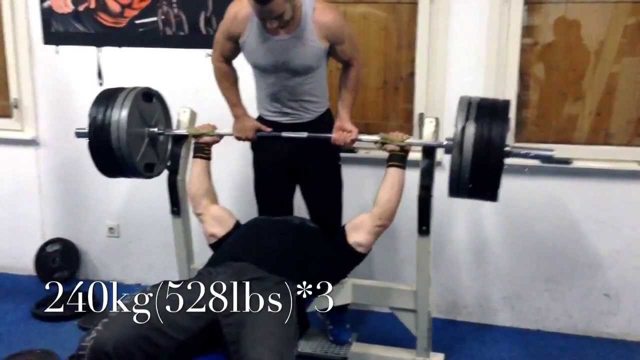 Oct 28, 2013; Jadran Damjanovic bench press 260kg(572lbs) sa zadrškom