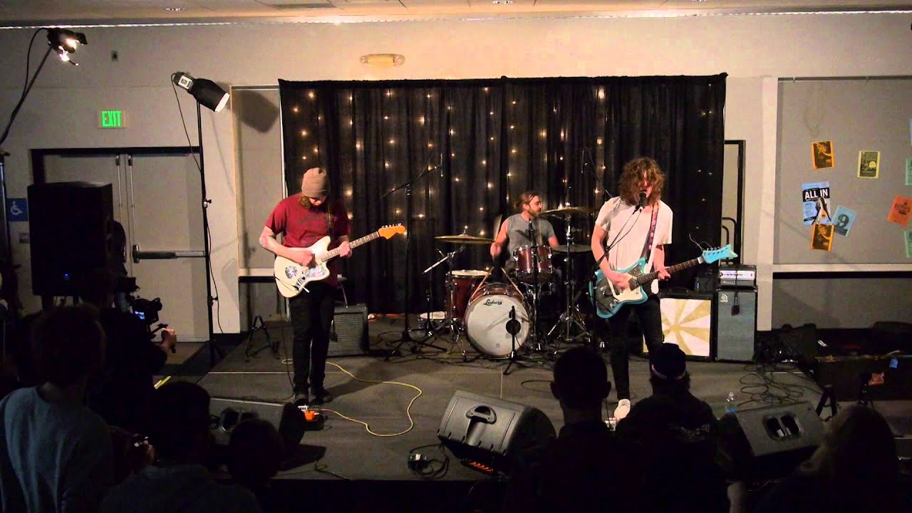 Bass Drum Of Death - Crawling After You (Live on KEXP)