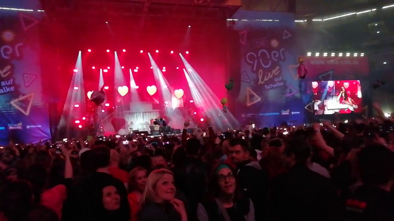 90er Live 2019 @ Veltins Arena - Blümchen: Herz an herz