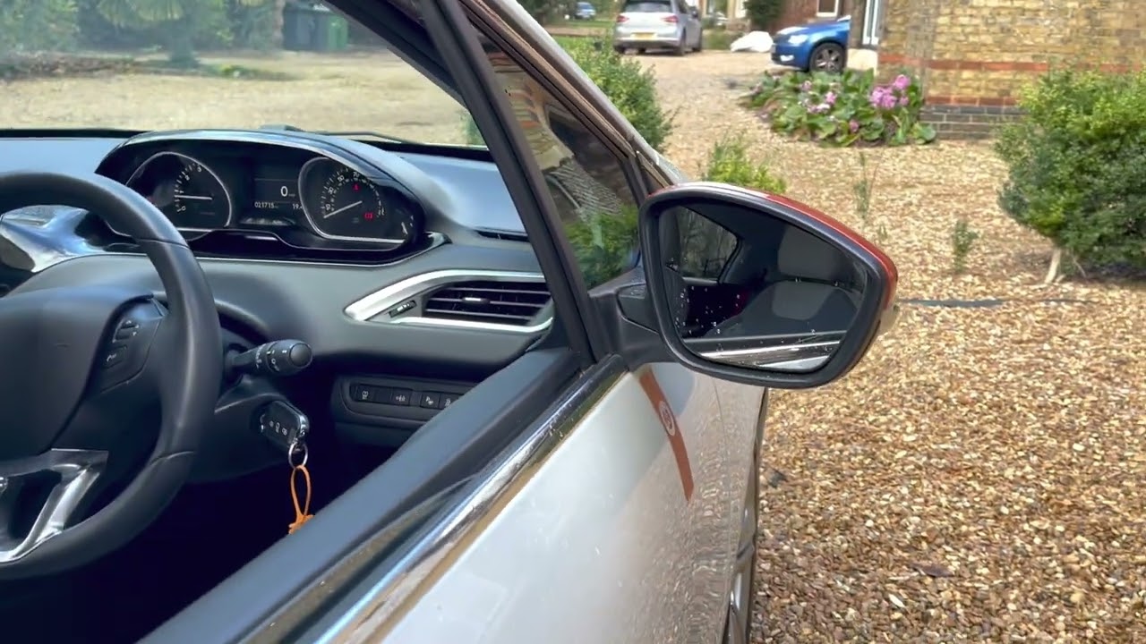 Peugeot 208 1.2 VTi PureTech Roland Garros