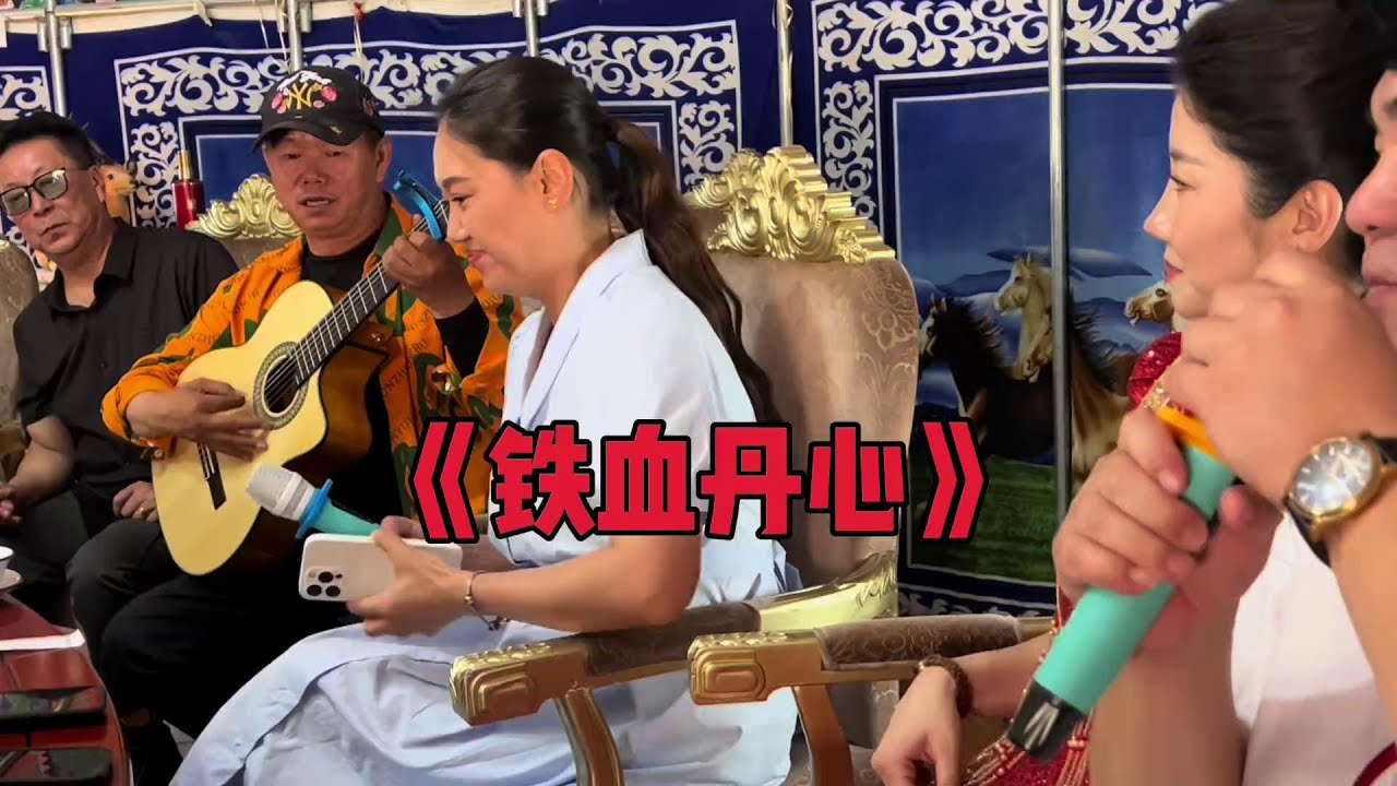 #大家期待已久的兄妹组合又来了《铁血丹心》#全网最火鬼马组合 #全网最火鬼马组合 #最美翻唱 #经典怀旧歌曲 #教你学会即兴伴奏和即兴独奏 #D O U +小助手#吉他教学#拇指吉他