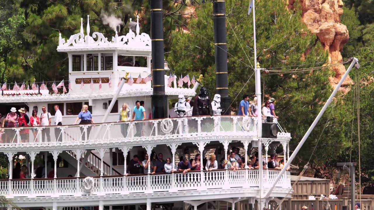 Disney Parks & Resorts - Darth Vadar