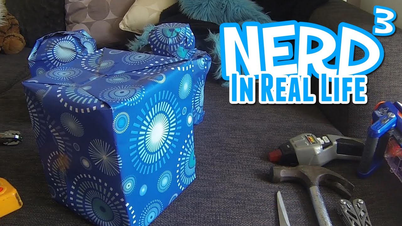 A Totally Professional Nerd&sup3; Unwrapping - Wot's Birthday!