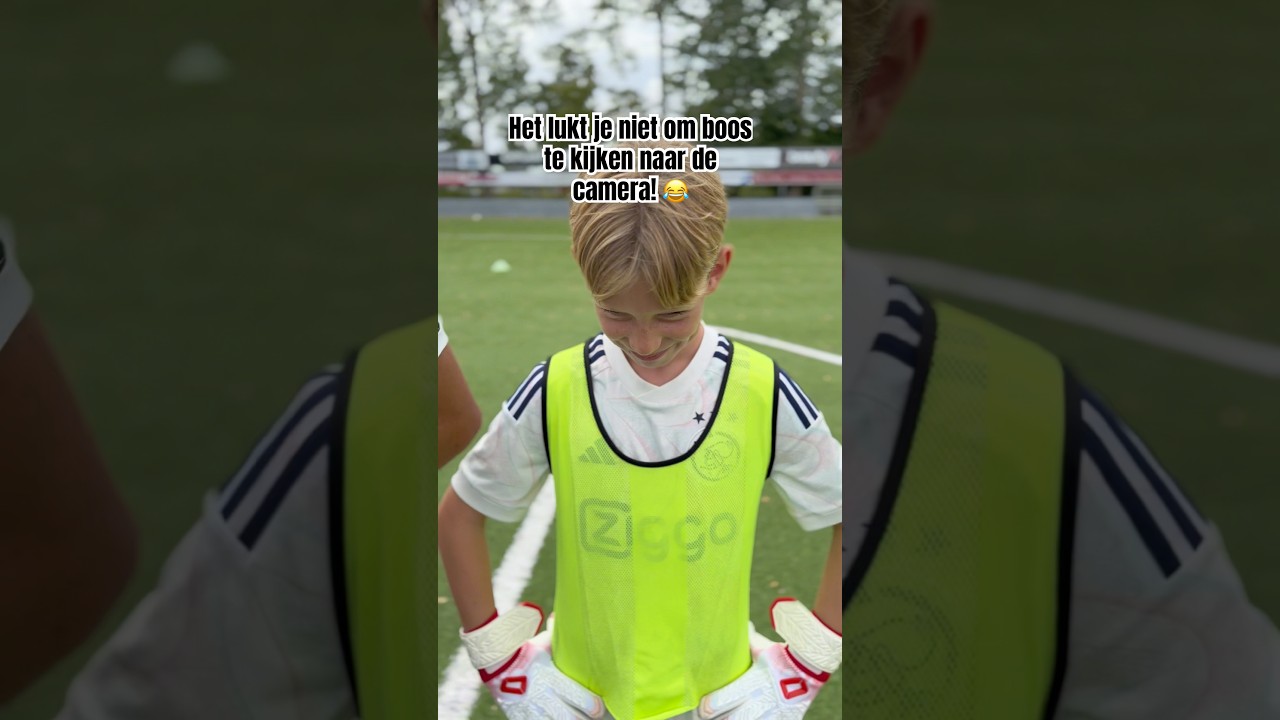 &lsquo;Boys boos kijken, doen ze op tv ook&rsquo; 😂 #voetbal #voetbalschoolkick #championsleague