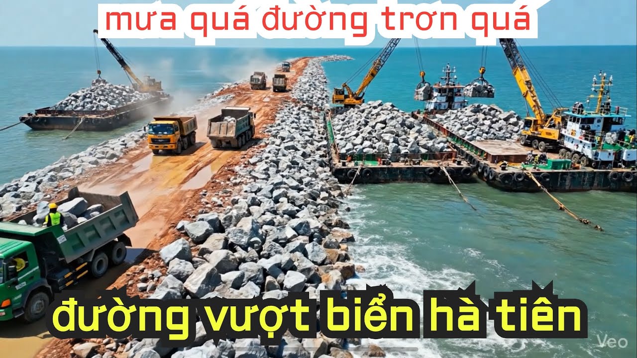 Đường Vượt Biển Hà Tiên Do Trời Mưa Lớn Nên  Xe  Di Chuyển Rất Chậm 