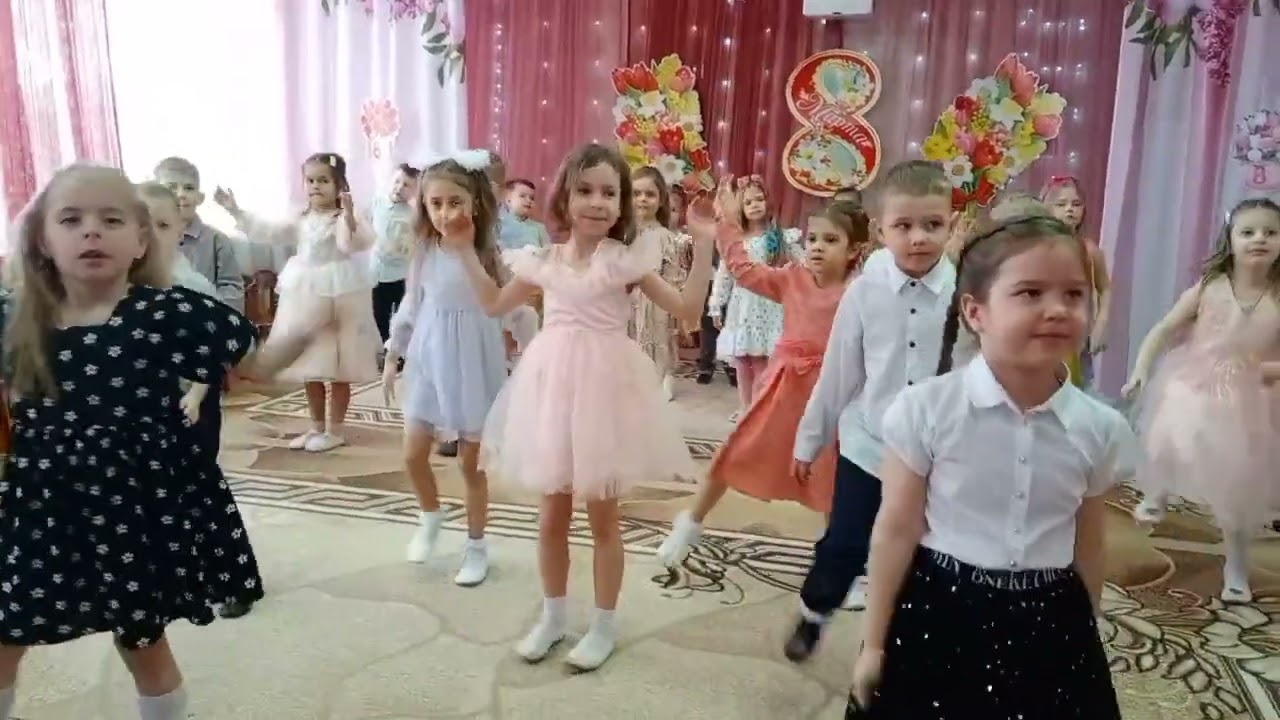 Утренник «Билет на концерт», посвященный 8 марта, группа «Колокольчик»