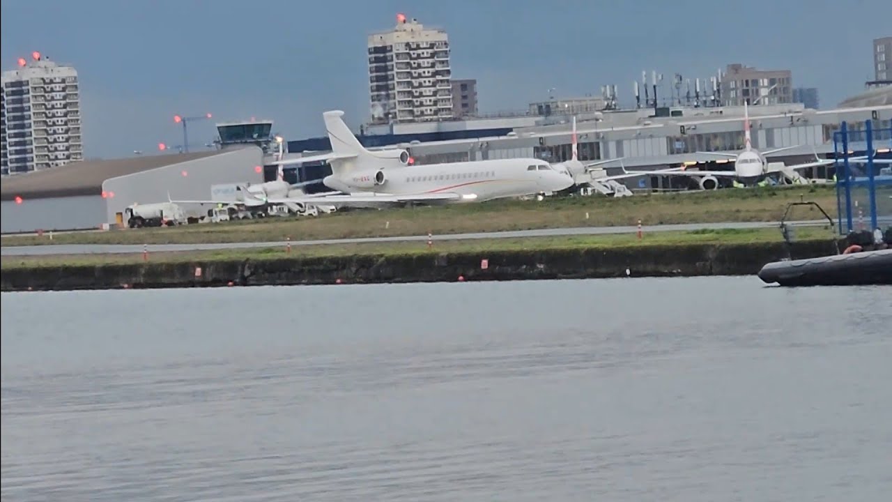 City views, water views aeroplanes and wildlife 