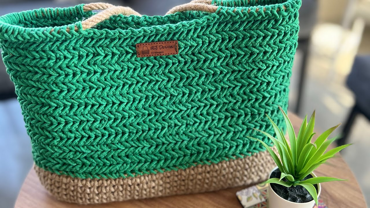 Сумка «Елочка» крючком, бесшовное соединение.