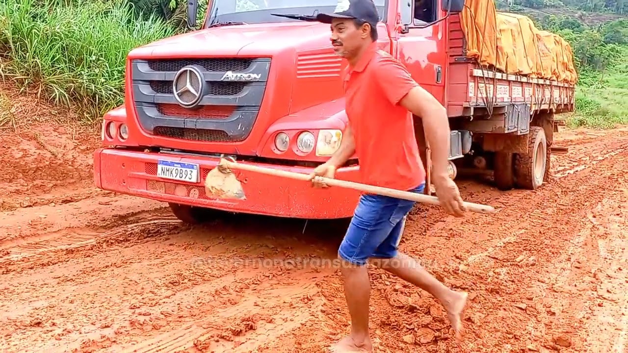 CAMINHONEIROS EM APUROS NA TRANSAMAZÔNICA