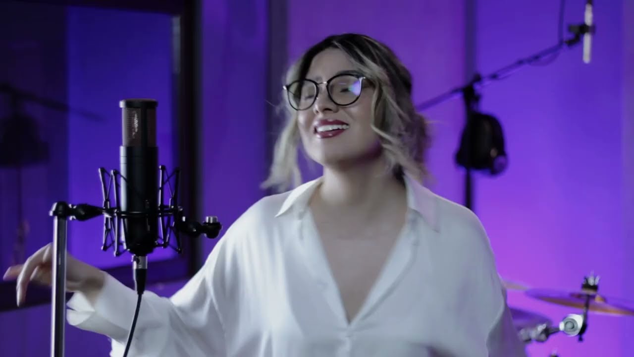 Flowers - Miley Cyrus (Adaptación al español por Karyme Larrea)