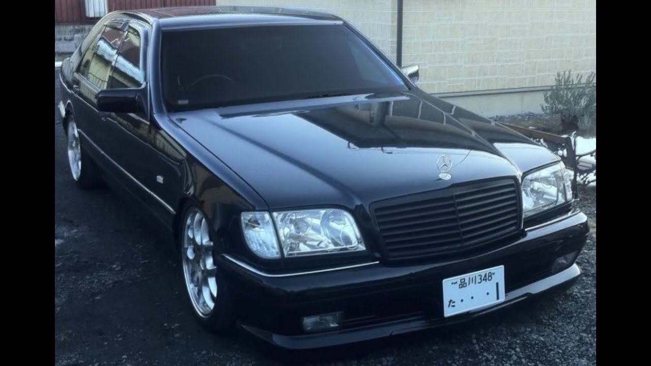 W140 on the back streets of Tokyo - Haku