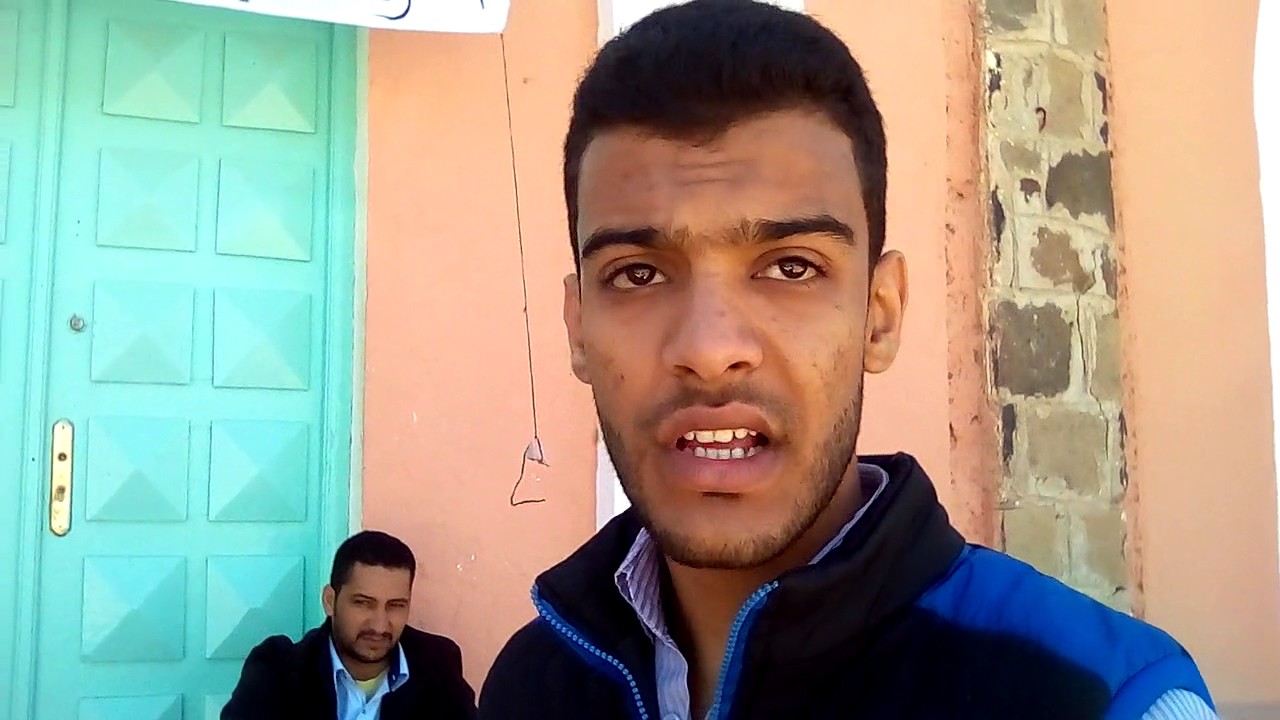 السمارة :شباب  جماعة امكالة يواصلون اعنصامهم امام مقر الجماعة