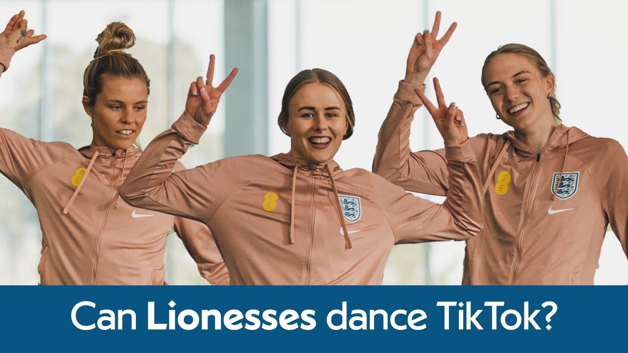 Lionesses' Surprising TikTok Dance Skills | Hanna Hampton, Rachel Daly and Esme Morgan