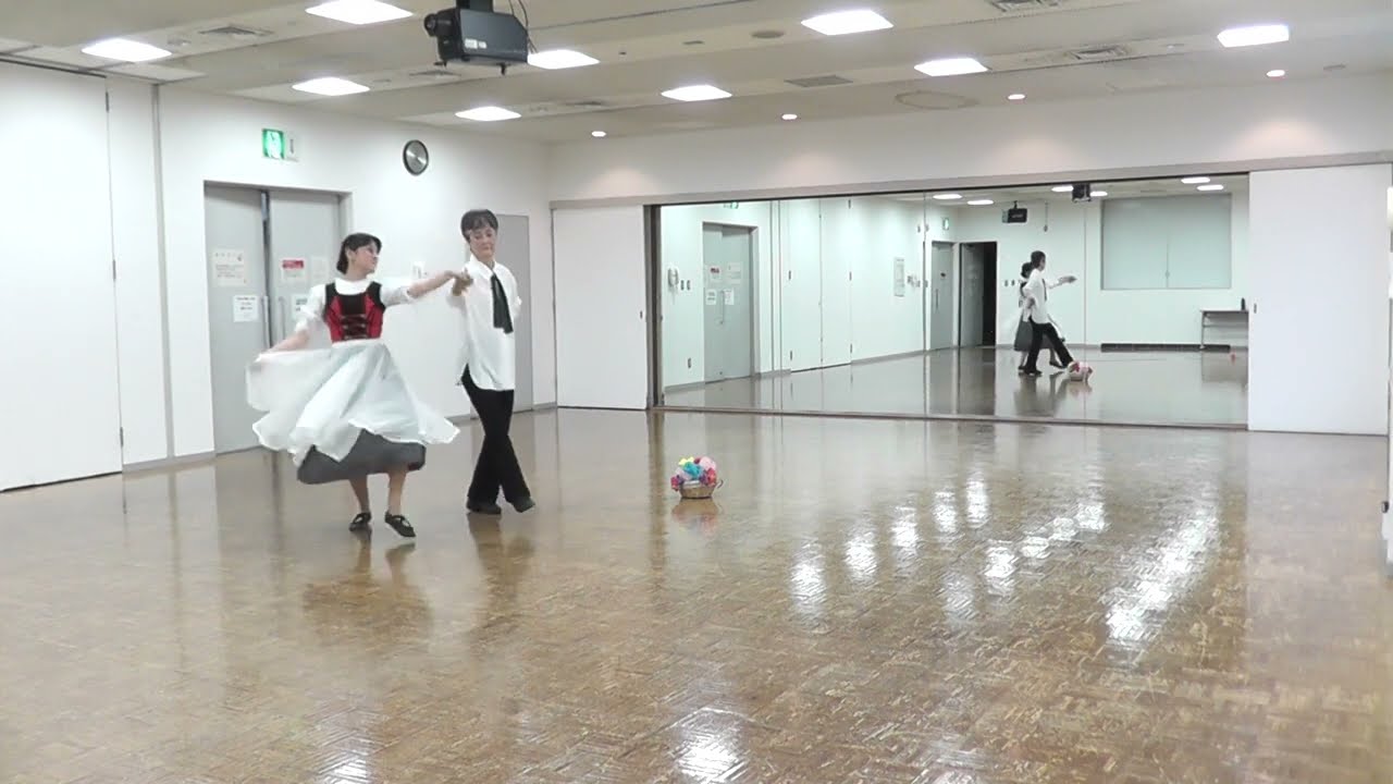 Laendler Dance 羊飼いのマズルカ (Hitsujikaino Mazurka) - (Couple Dance)