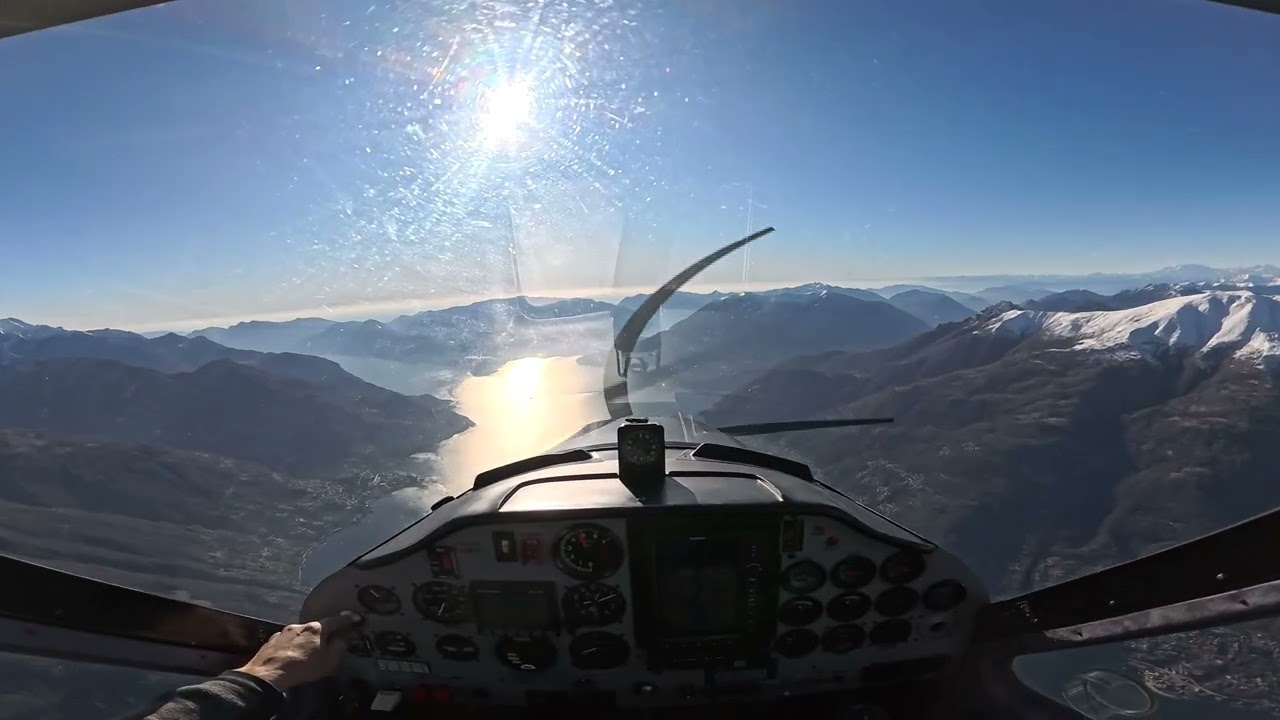 Tecnam P92 - Over Como's lake, looking for snowy cliffs
