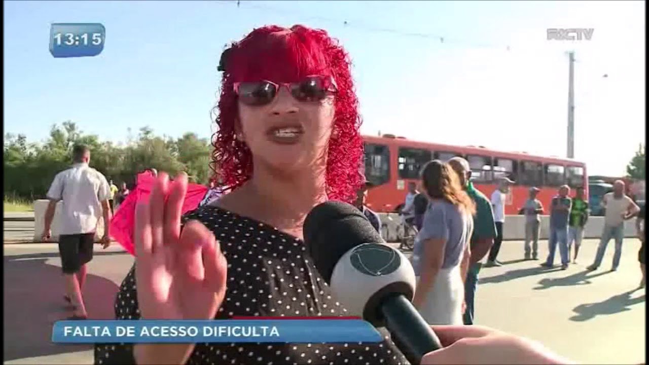 Moradores realizam protesto pedido sinaleiro