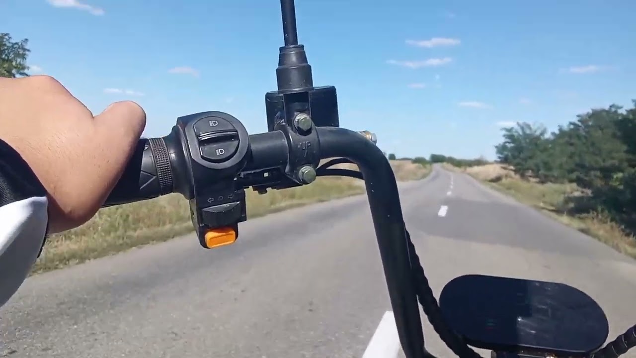 Mi-a tăiat un prost calea. La o tură prin Poiană🥰