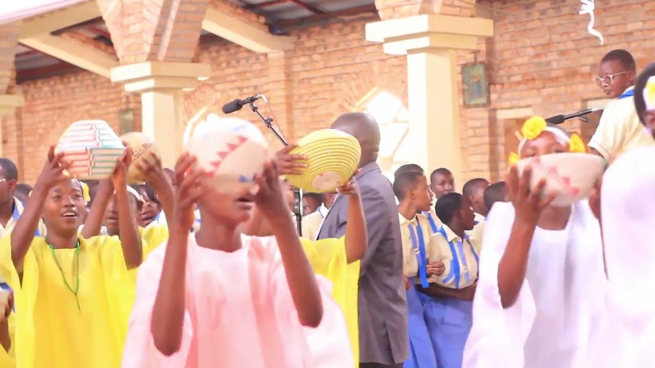 Procession Offertoire, Université Ngozi à Busiga (18-01-2025)